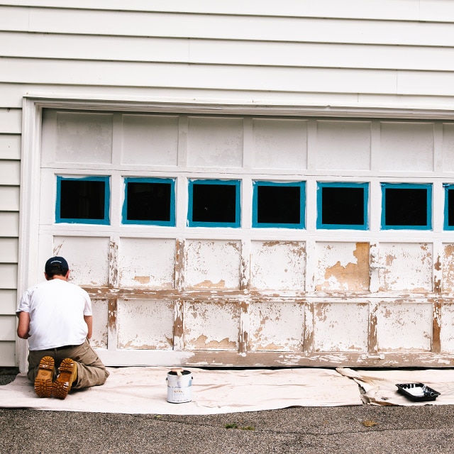 Expert Tips On How To Paint Garage Doors Benjamin Moore - What Colour Do I Paint My Garage Door