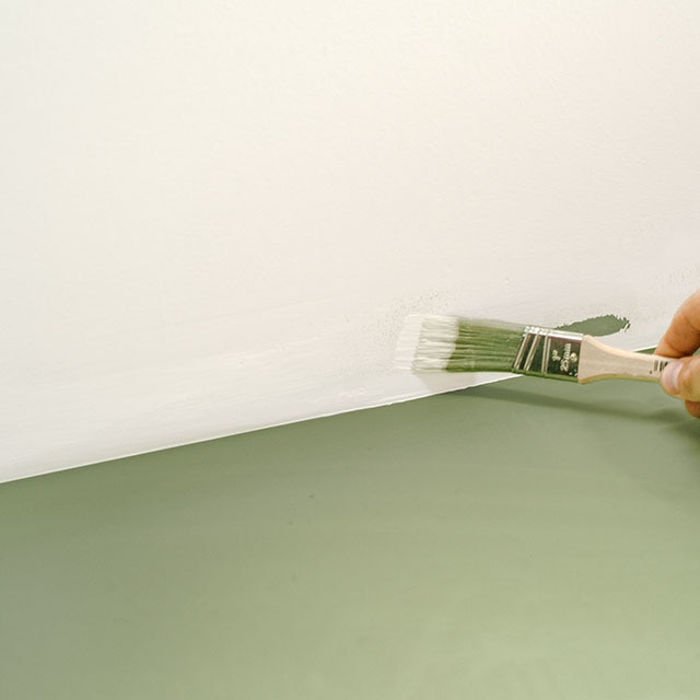 Painting over a painting mistake on a white ceiling. Painting over a painting mistake on a white ceiling.